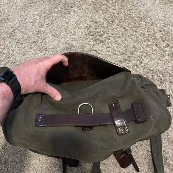 Saddleback Leather Mountainback Collection - *Original* Messenger Bag - Picture 14 of 16